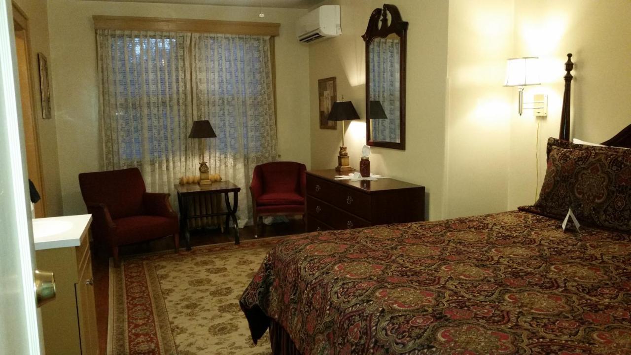 Vine Cottage Inn Гот-Спрінгз Екстер'єр фото